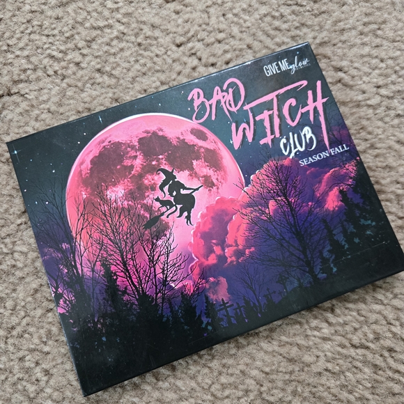 Give Me Glow Cosmetics Bad Witch Club palette